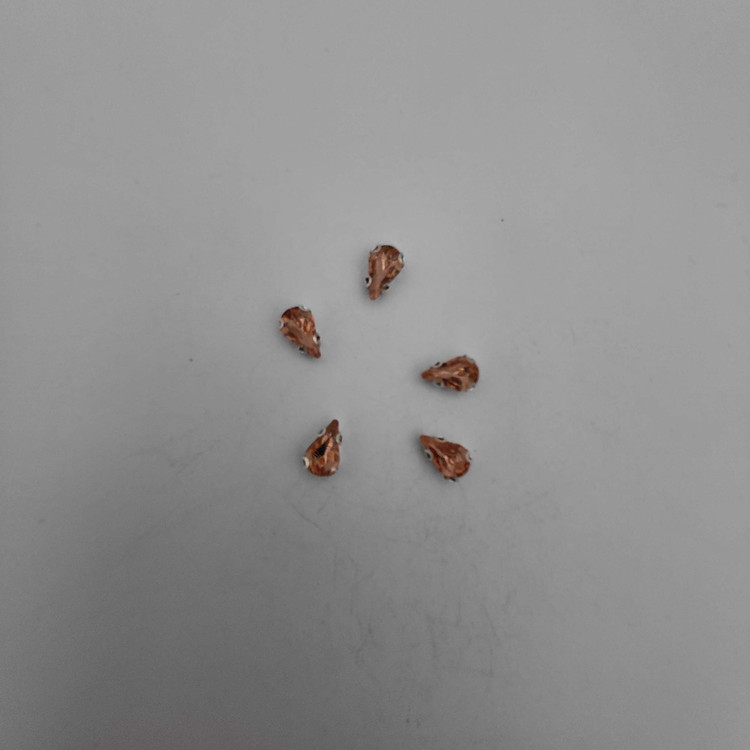 نگین پایه دار دوختنی